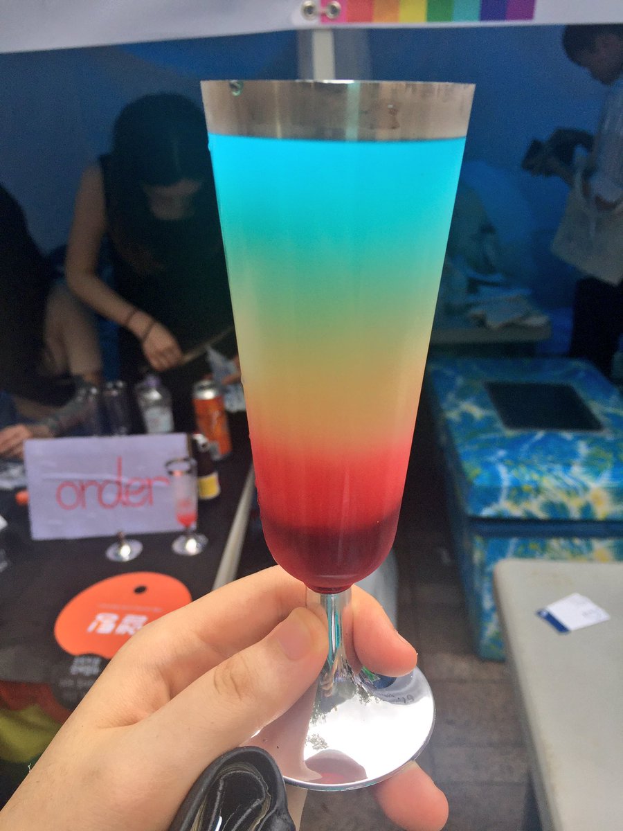 ttobeeb's tweet image. Seoul Pride was real amazing!! HecK!! Probably one of the happiest moments of me life ; u ;