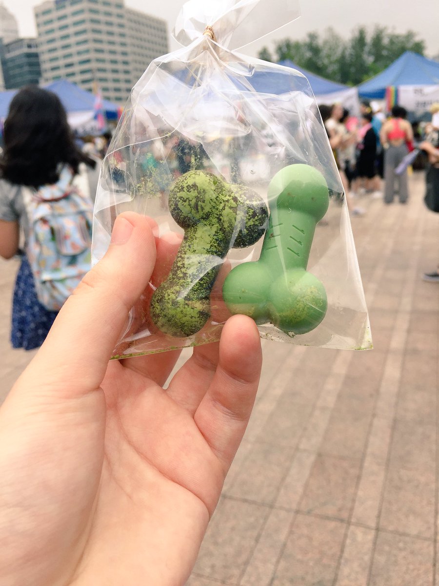 ttobeeb's tweet image. Seoul Pride was real amazing!! HecK!! Probably one of the happiest moments of me life ; u ;