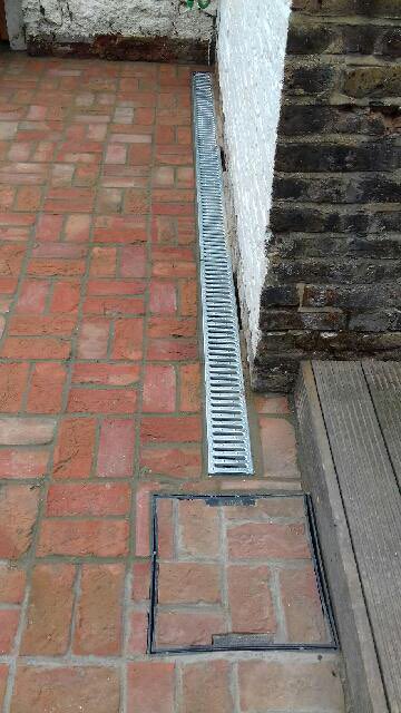 T_F_Landscapes's tweet photo. Another #bespoke #garden #project is complete #lotsofbricks by @T_F_Landscapes #basketweave #pattern https://t.co/s9JZiyb6Eq
