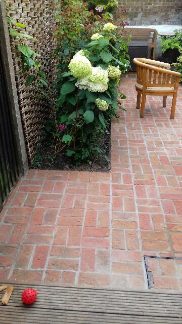 T_F_Landscapes's tweet photo. Another #bespoke #garden #project is complete #lotsofbricks by @T_F_Landscapes #basketweave #pattern https://t.co/s9JZiyb6Eq