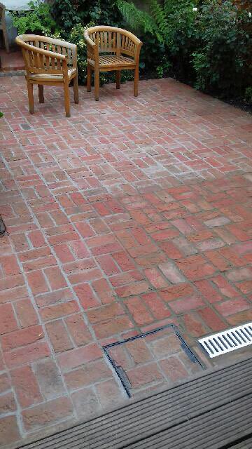 T_F_Landscapes's tweet photo. Another #bespoke #garden #project is complete #lotsofbricks by @T_F_Landscapes #basketweave #pattern https://t.co/s9JZiyb6Eq