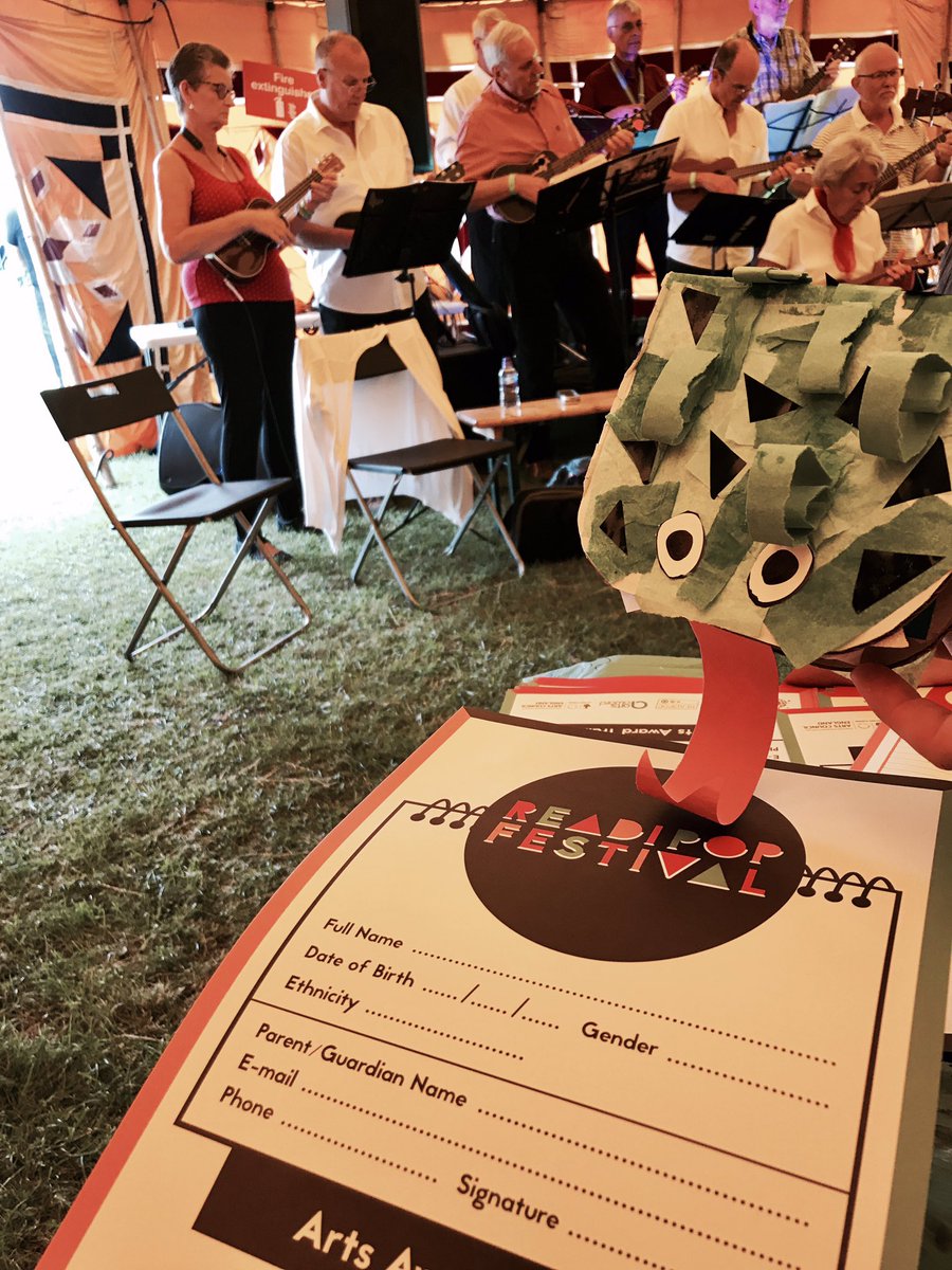 Listening to Tea &amp; Jam in the <a href="/Readipop/">Readipop</a> tent at Readipop Festival with <a href="/thejellyReading/">Jelly</a>. Drop by and take part in the Arts Award Trail