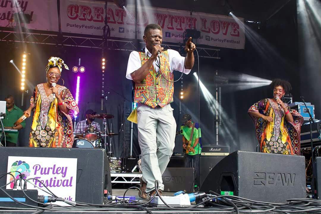 ReggaeIcons's tweet photo. Reggae Icons! Make Way!
Family + Friends = Best Way
#PurleyFestival 
📷 @Fluid4sight https://t.co/TcLaFxwPyt