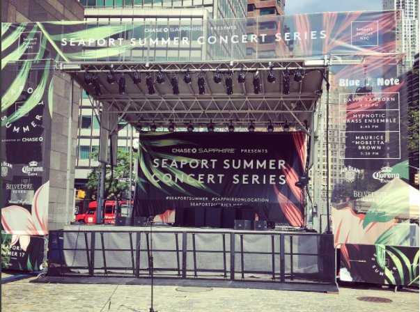 CSPDisplay's tweet photo. @CSPDisplay We Love Summer in NY! 
 https://t.co/TVA4Ey86U5 @TheSeaport https://t.co/S39vEGdsKS
