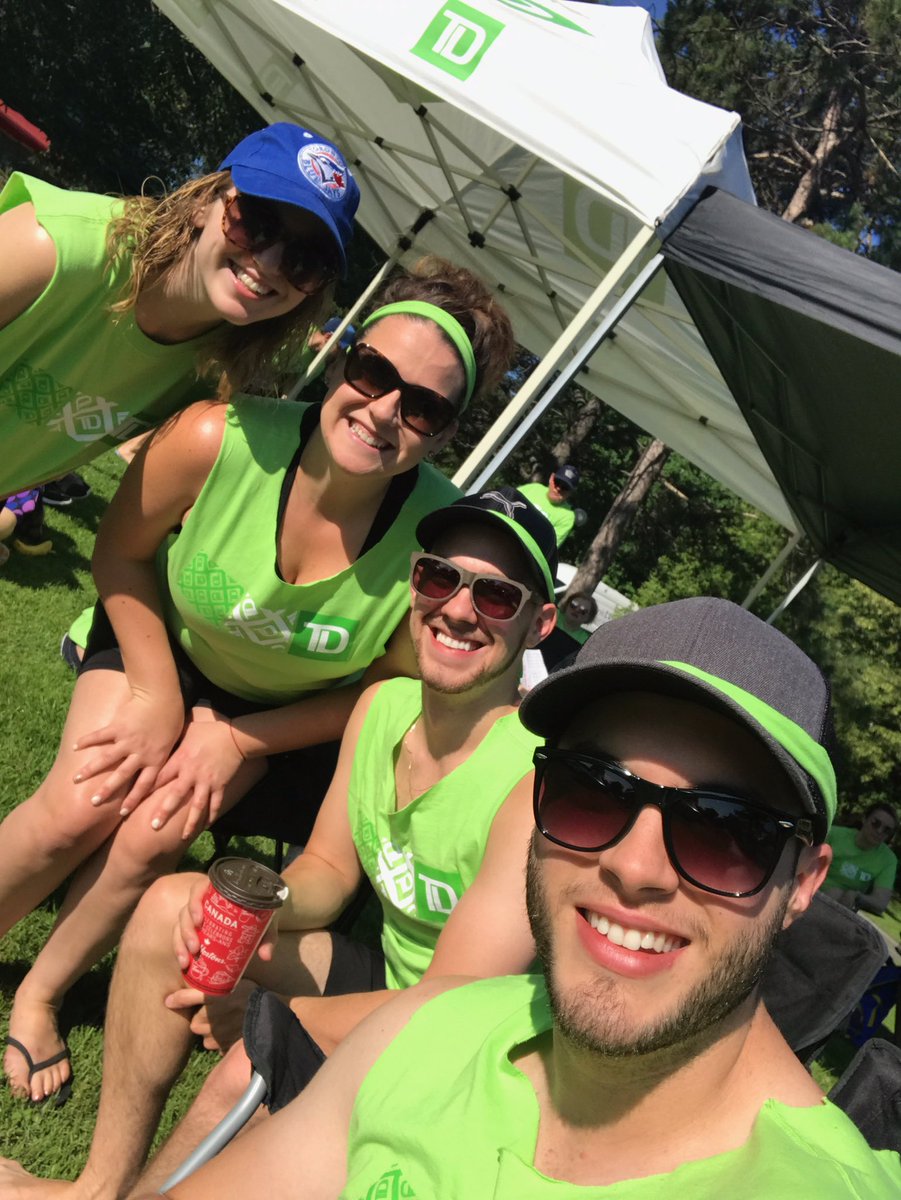 tylergreenn08's tweet photo. TD dragon boat #funinthesun @DeniseCH_TD @ChantalViens_TD https://t.co/3dGi0vS42A