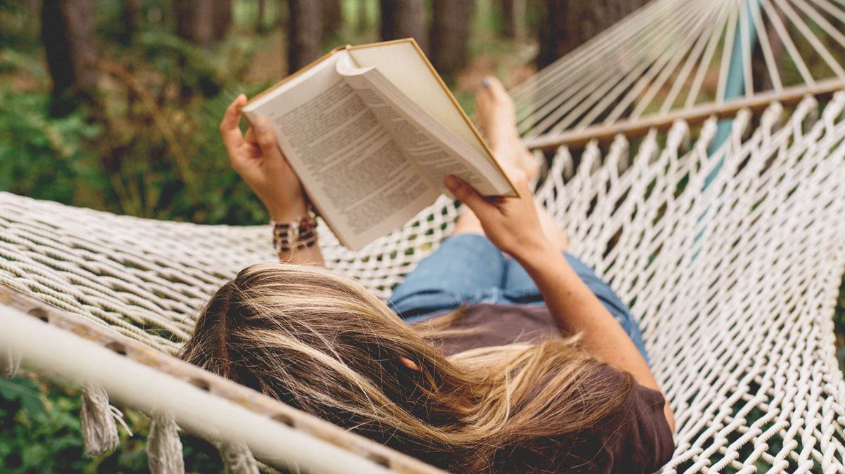 Healthline's tweet photo. To the Person with a Chronic Illness, You Need These Summer Reads https://t.co/9sFwUQE6in https://t.co/LXFFyyvW64