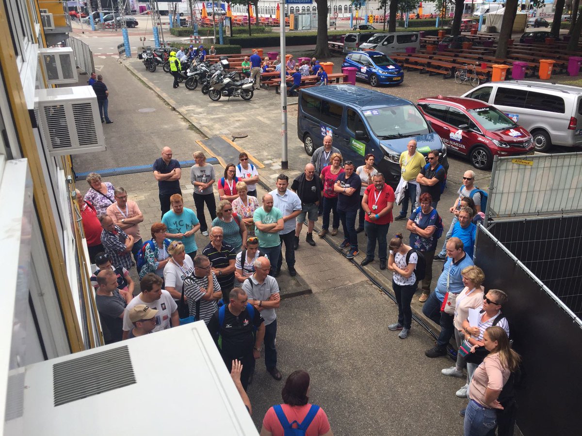 Francescotj's tweet photo. instructie voor de teamleiders @RodeKruis voor de Nijmeegse 4daagse #rk4d #trots  op alle vrijwilligers  ! https://t.co/lGKWES3E1R