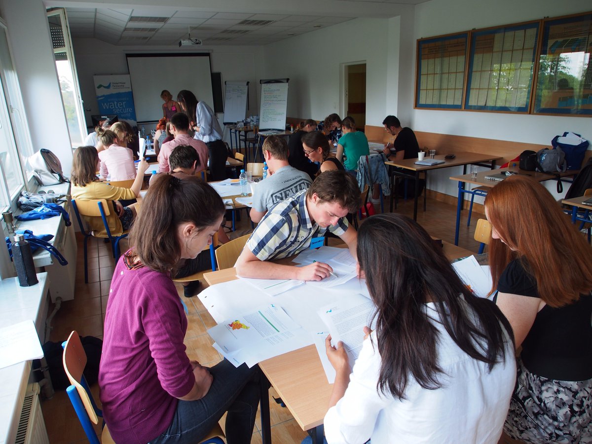 GWPCEE's tweet photo. Looking through perspective of key #stakeholders to assess % discuss River Basin Management Plans. #RBMPs #SummerSchool #youth https://t.co/Hy2SgQU0ni