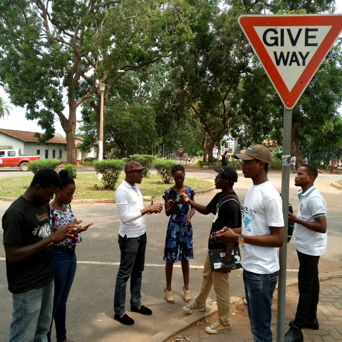 AKEAmazan's tweet photo. #AODC17 pre-event : Collecte de données avec #Osmtracker @youthmappers @OSMGhana https://t.co/QWIdOvf6ff