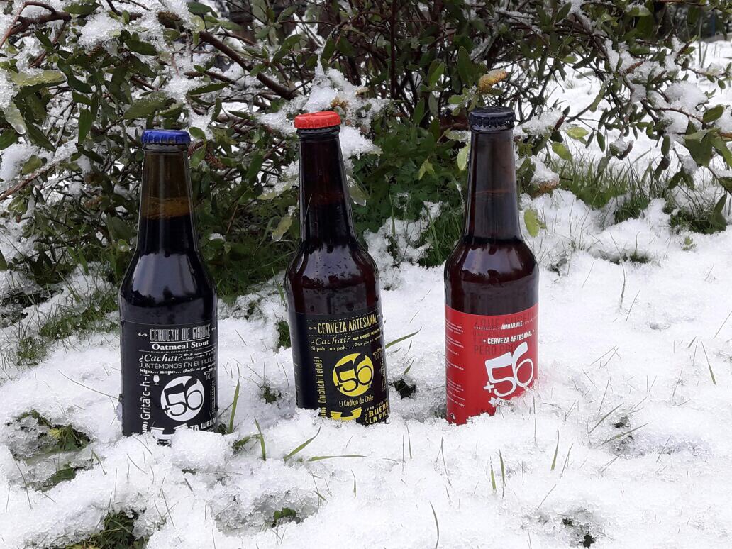 Cervezamas56's tweet photo. Estamos felices!!😄🍻🍻🍻🇨🇱☃☃☃❄️❄️
#Nieve #todonevado #estánevando #hieleraimprovisada #tawena
#cervezamas56 #elcodigodechile #yousomarcachile https://t.co/fCYOwmDosP