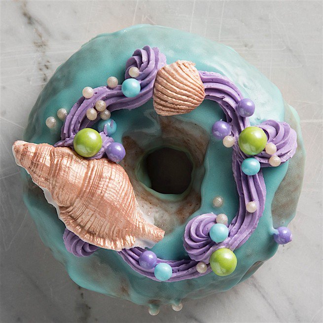 revolveconf's tweet image. Glaze of Glory: 10 #Charleston doughnut shops to fritter away the summer: charlestoncitypaper.com/charleston/gla… via @ChasCityPaper