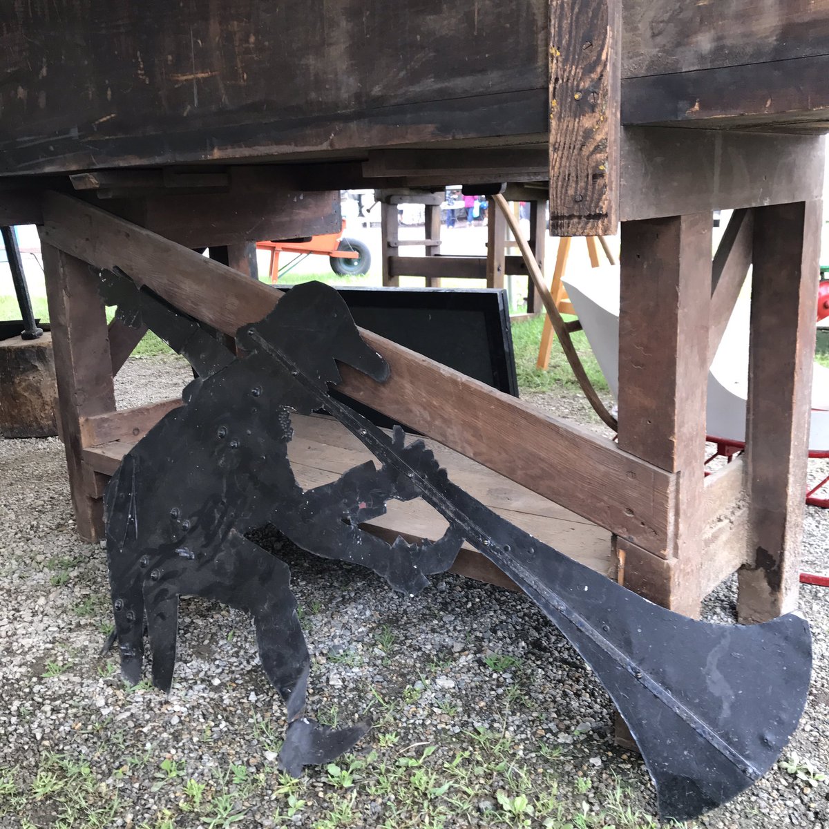 Think I found the inspiration for the Pied Piper logo at the Brimfield Antique Fair today #SiliconValleyHBO