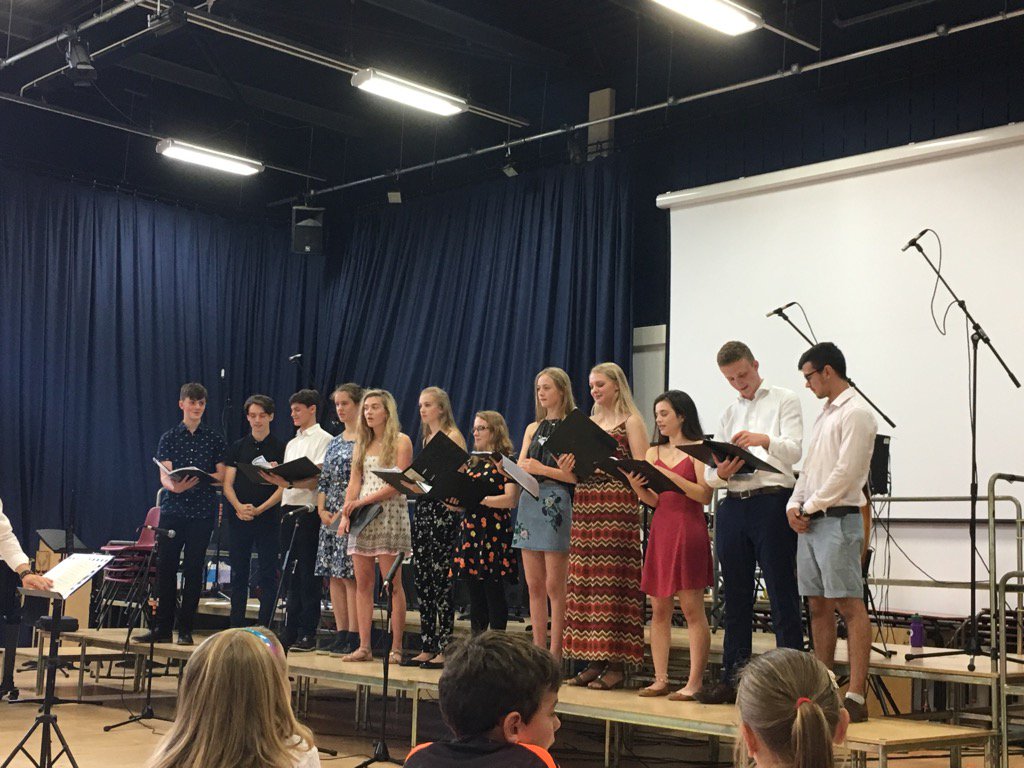 SueCollings_TDA's tweet image. Chamber choir  in action with our new music teacher Miss Hicks. Laurie Garner conducting.