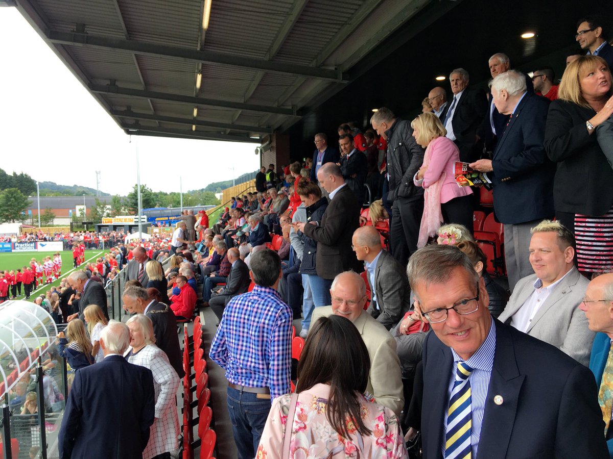 simonjcope's tweet photo. 'Scuse the language, but this is just fucking awesome. I am crying with pride. #back2boro #safclive #cominghome #scarborough https://t.co/NmHhXrnOEV