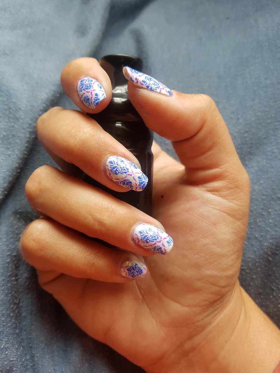 Laurens_nail_de's tweet photo. #nails #nailsofinstagram #nailart #nailpattern #nailedit #nailsonfleek #prettynails #naildesign #nailart #nailsideas https://t.co/4NjAob8zHi