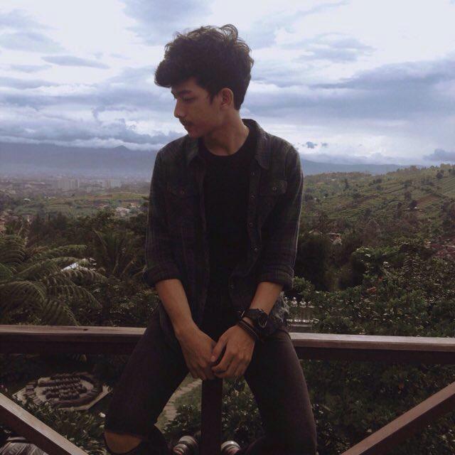 rfqinaufal's tweet photo. Come hangout with me on #BIGOLIVE https://t.co/MkS2ja537Q https://t.co/EGenDliuFK