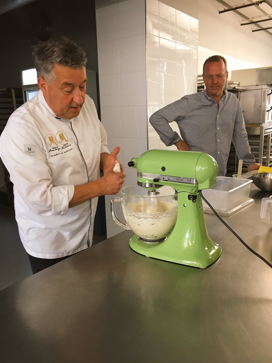 Hij doet t ff voor #lijktzooosimpel .. en dan moeten we zelf... arghh <a href="/BijRobert/">Robert van Beckhoven</a> <a href="/tijdvoormax/">Tijd voor MAX</a>