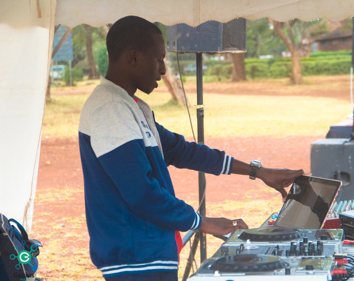 Ritymutunga's tweet photo. On the ones and twos now at #AFLEWORun2017 is @DeejayGJO https://t.co/nfsBdvj8iX