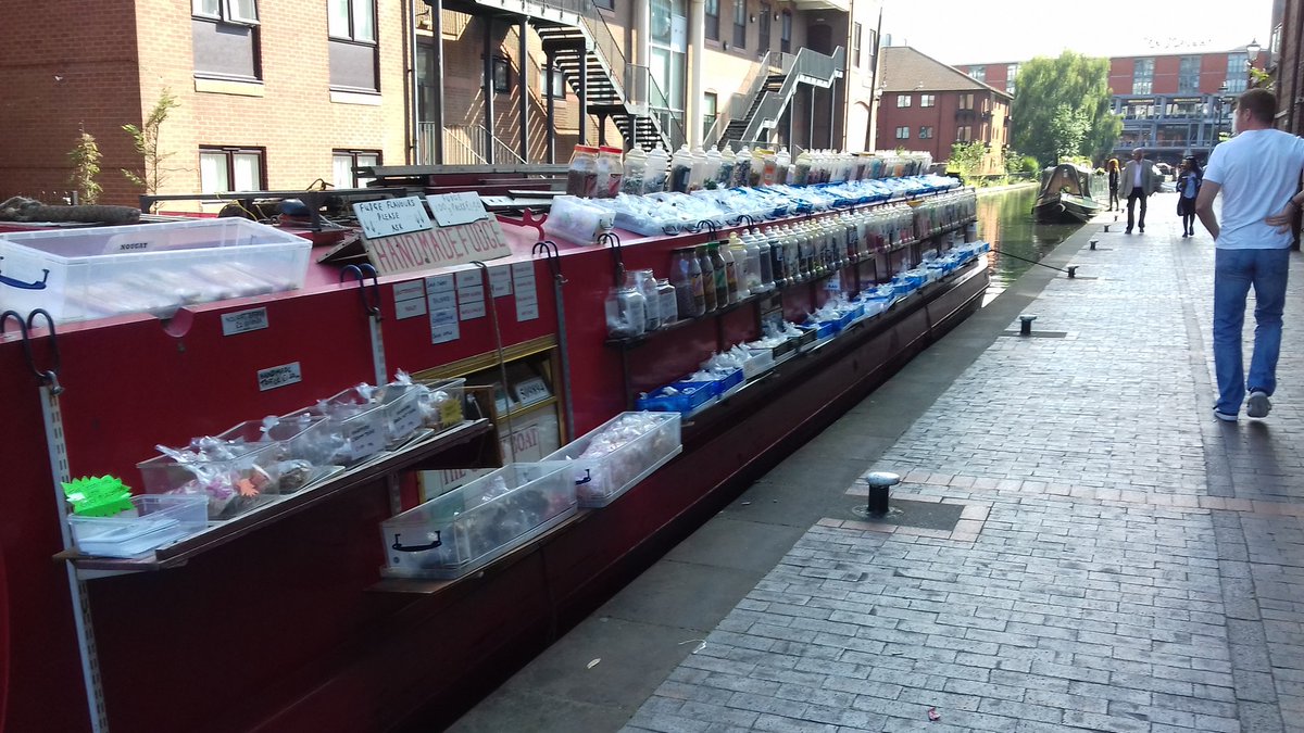 candy_boat's tweet photo. Candy boat is open at the top of greener field locks Barnoldswick 11 till 4  today and tomorrow https://t.co/FZMaIskW0A