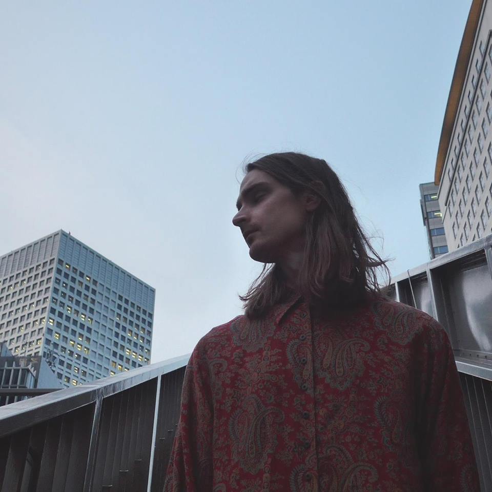 #Tunein to hear <a href="/flyinglowmusic/">Flyinglow</a> #synthpop - Comet on strawberrytongue.com