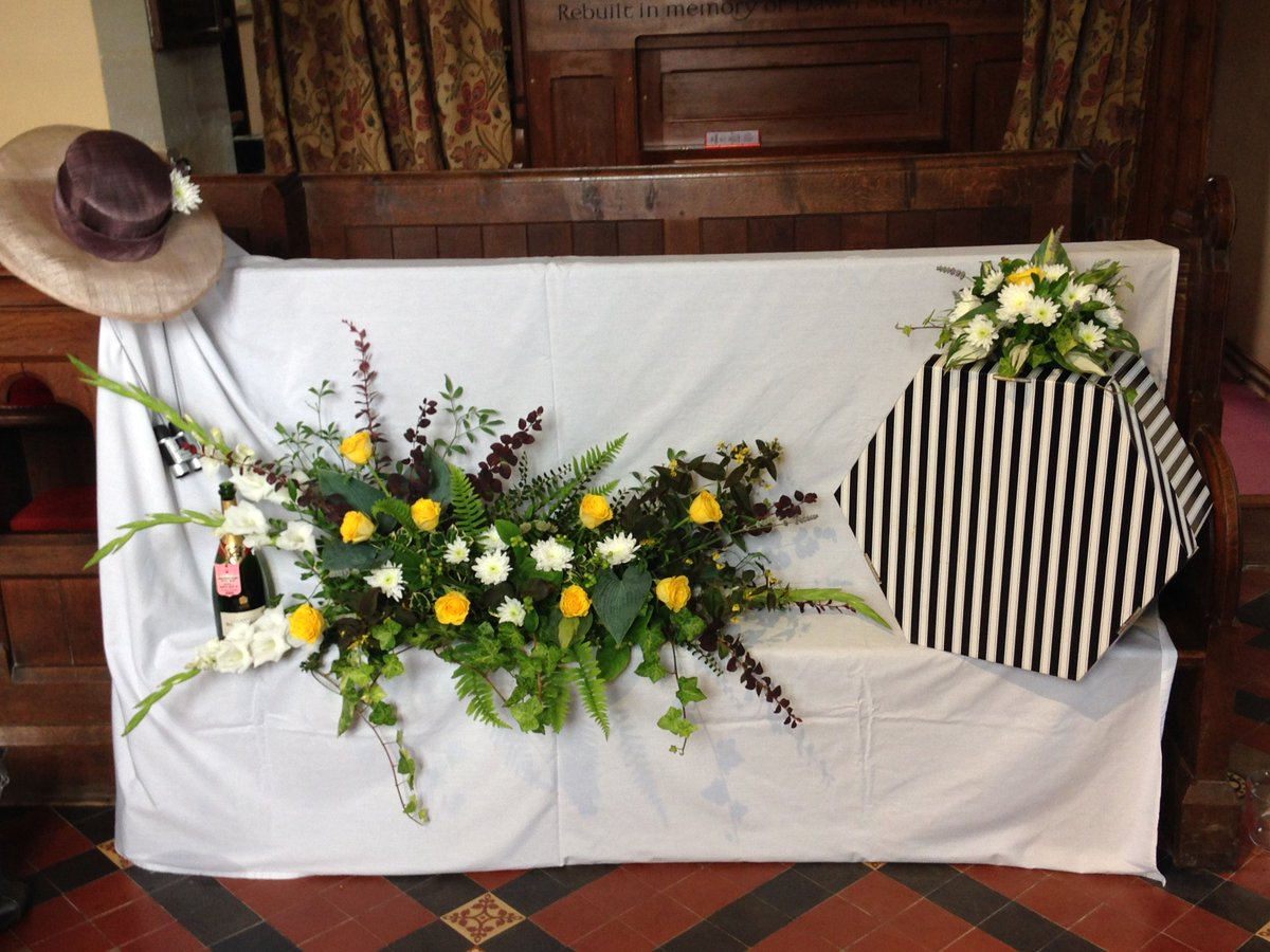 lesleymillerbbb's tweet photo. Floral fantasia in the church, stalls almost finished, ice-creams in the freezer, burgers and cakes at the ready - and rain has stopped! https://t.co/6OYbuJ5L6F