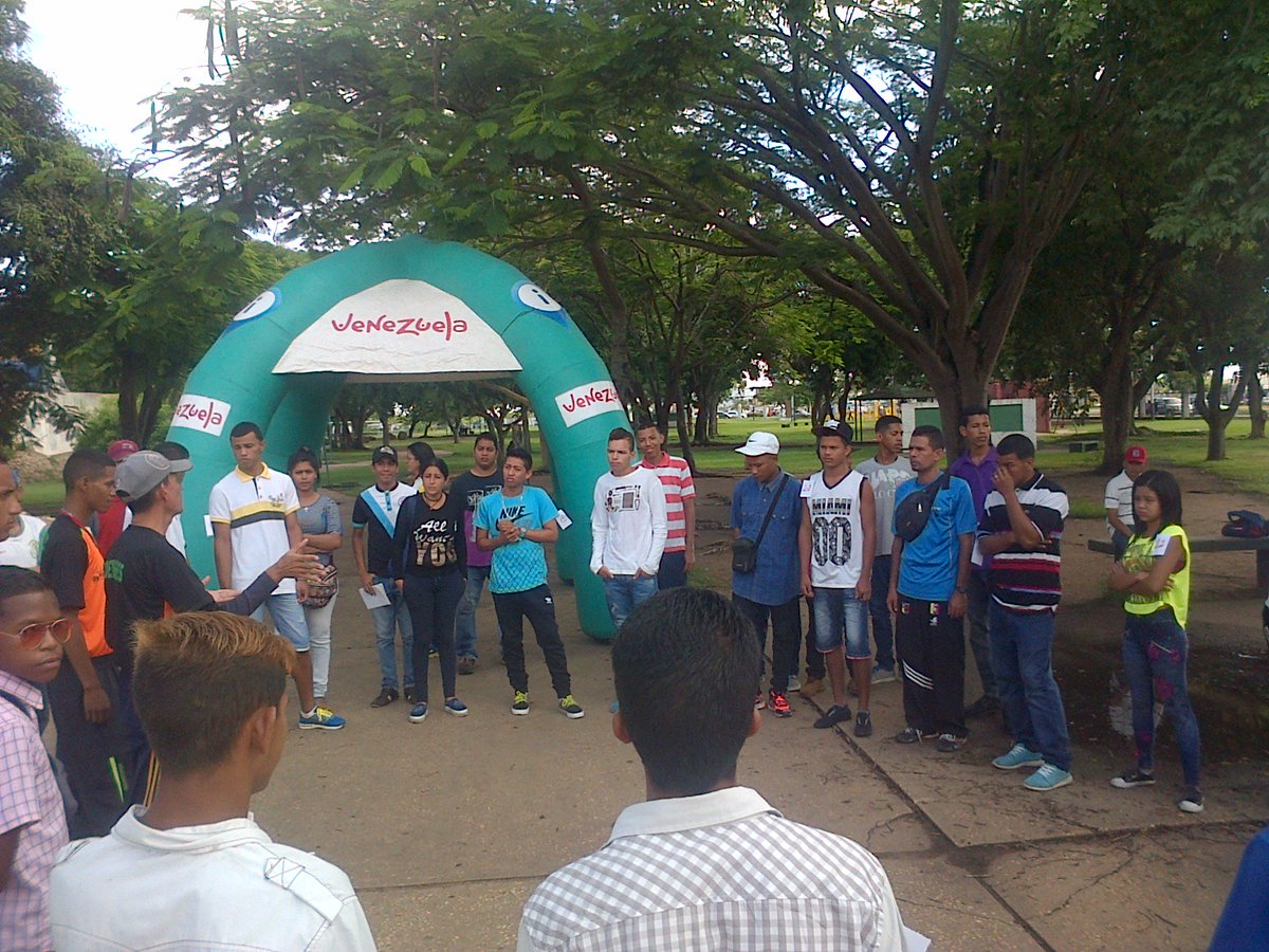 unojefe2010's tweet photo. Caminata DEportiva por lo Valores y la Paz EFSE CIudad Bolivar https://t.co/hWgu7WMTUG