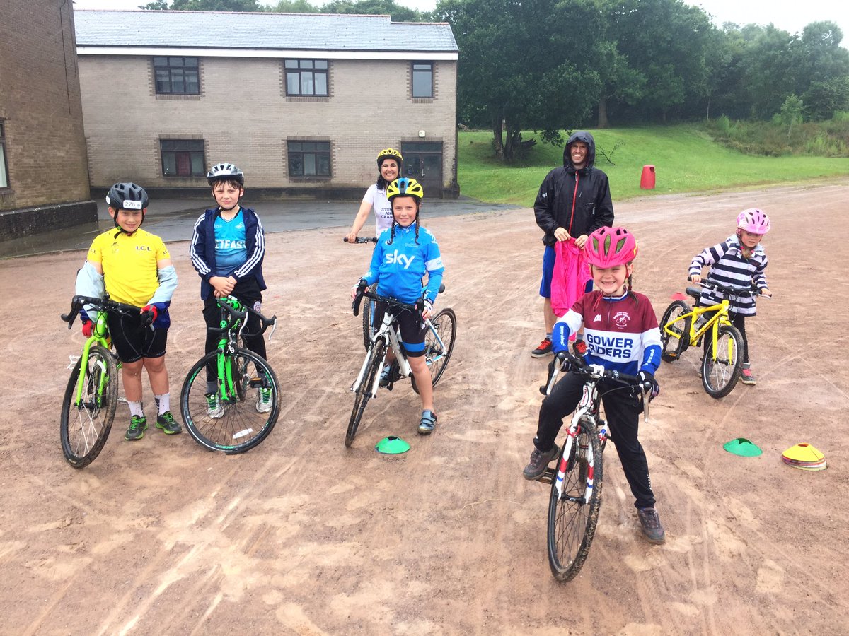 GowerRiders's tweet photo. Hey @TeamSky, check this lot out...

RAINING. TRAINING.
...BUT SMILES REMAINING!

Good luck today! #TDF2017 #GoRide https://t.co/wfVdEEvnjF