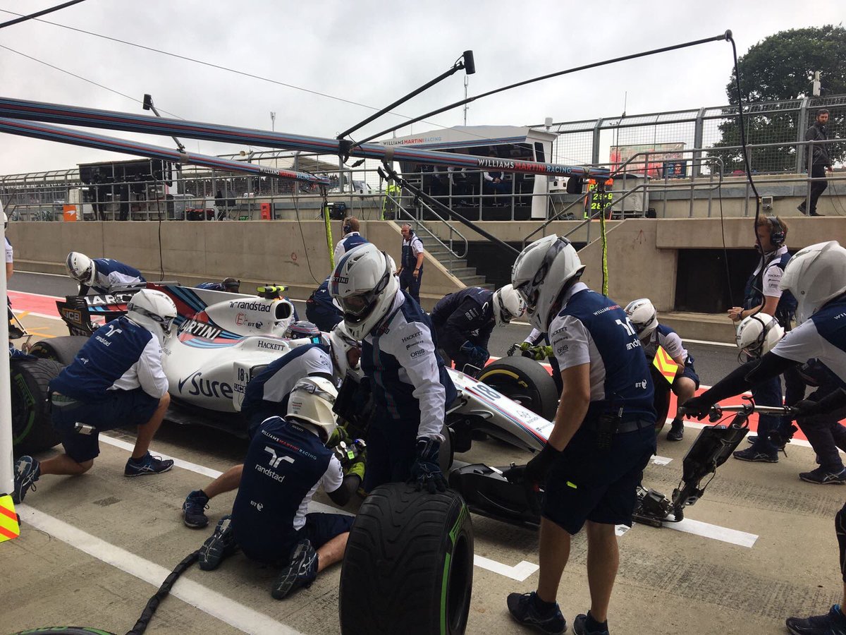 WilliamsF1's tweet photo. #FP3 = DONE
That can only mean one thing! It's time for the #FastestPitCrew to get some practice in.
#BritishGP #F1 https://t.co/VPsRmwp7IU