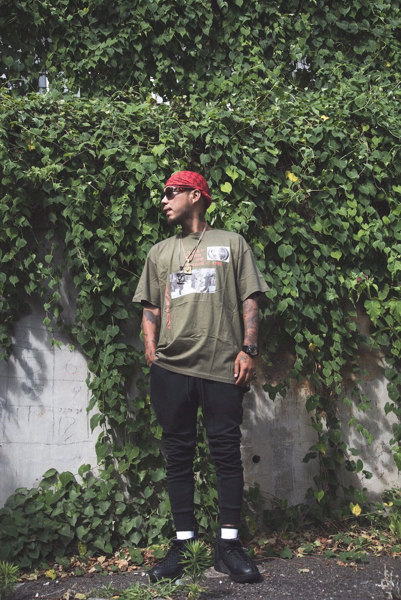 YSM_23's tweet photo. BUILD/A/FREND HOLLOW EARTH TEE 
Tomorrow Release‼︎
#ysm23 #buildafriend #mensfashion #streetfashion https://t.co/dWIw5gQ19I
