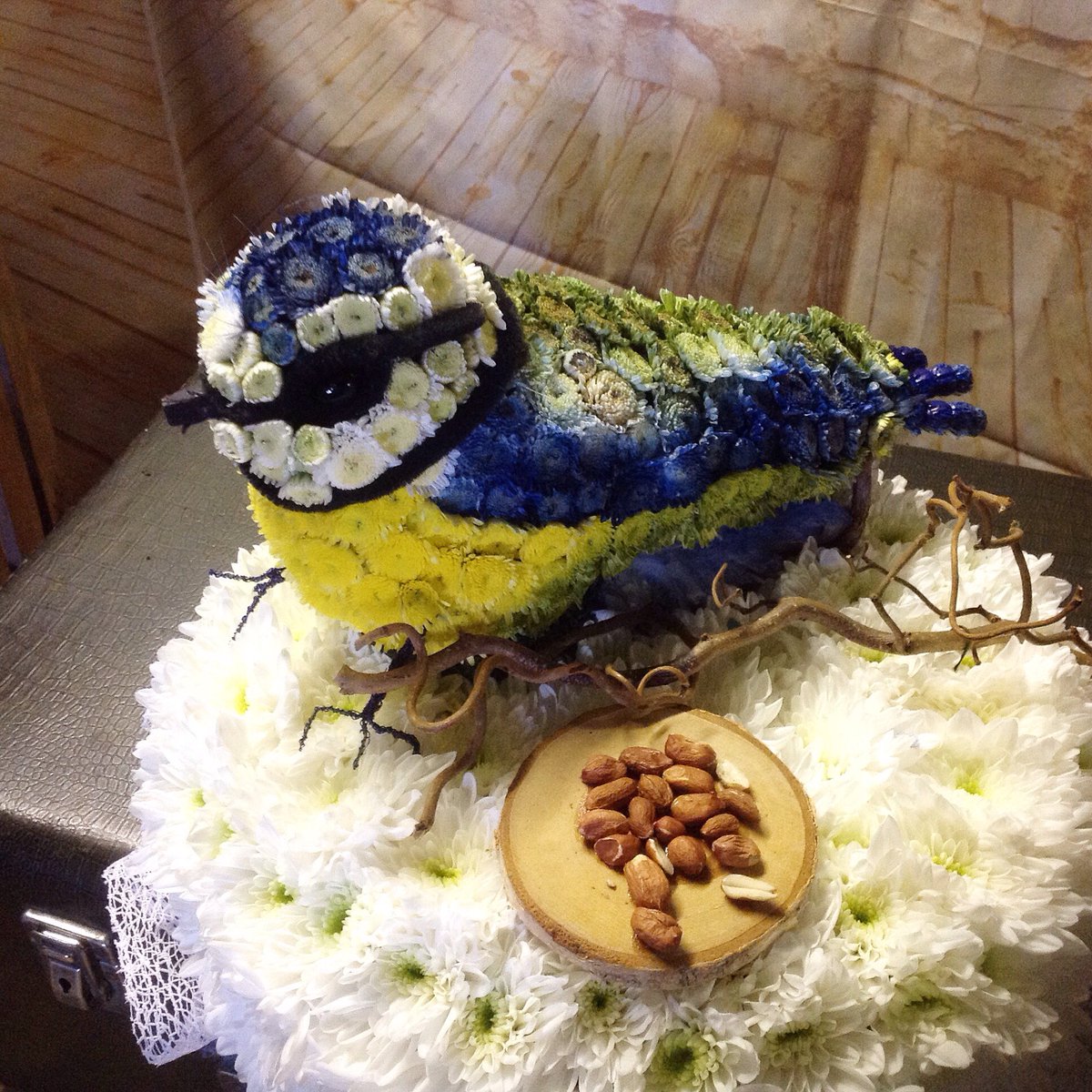 stable444's tweet image. The things that can be done with flowers#bird#bluetit#tribute#bespoke