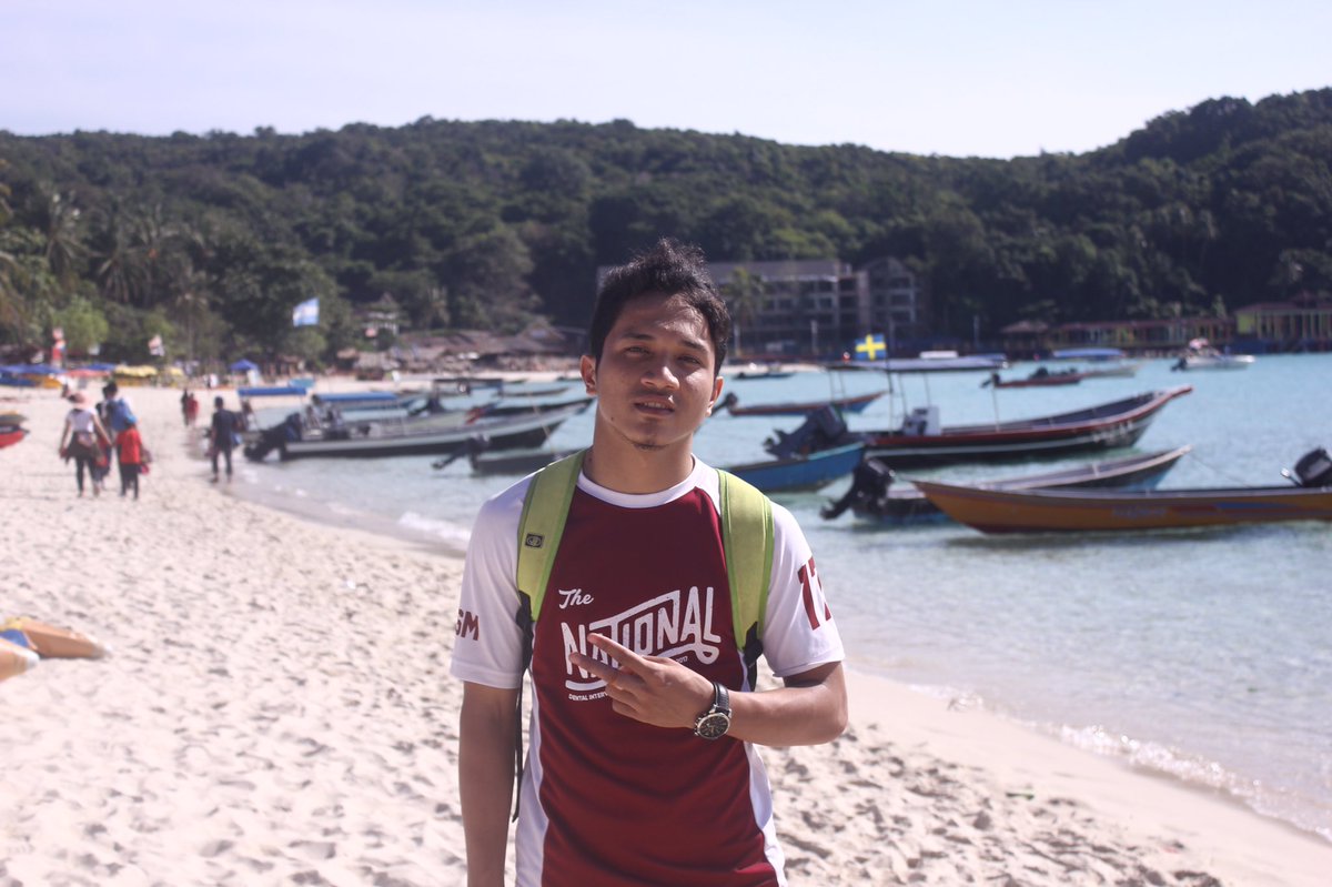 naim_sun's tweet photo. Alkisah di pulau  ..... 
#part 1 🙊 https://t.co/1taeOKvrAG