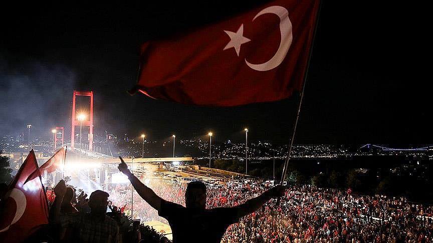 yankigenclik's tweet photo. Başaramayacaksınız, milletimizi bölemeyeceksiniz, bayrağımızı indiremeyeceksiniz, ezanlarımızı susturamayacaksınız!!! https://t.co/wysHFdELWj