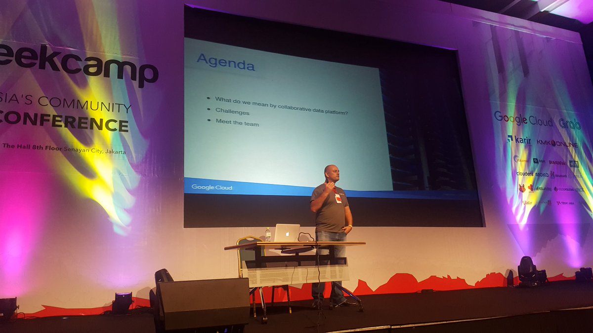 geekcampdotid's tweet photo. Last presentation of geekcamp 2017 from @googlecloud https://t.co/ImYvVS9Lh7