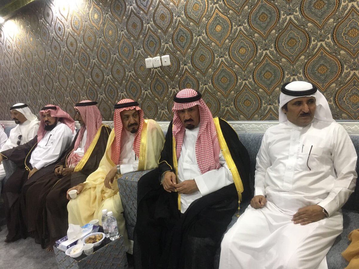 Almahanee's tweet photo. زيارة الشيخ بدر الضيط وصنيتان الضيط والشيخ قاعد الحبيل والشيخ مزيد النمرو��حمدبن حمود وناصر  المرشدي 
 لرئيس المركز : حبيب العازمي https://t.co/VlxA8rMjhT