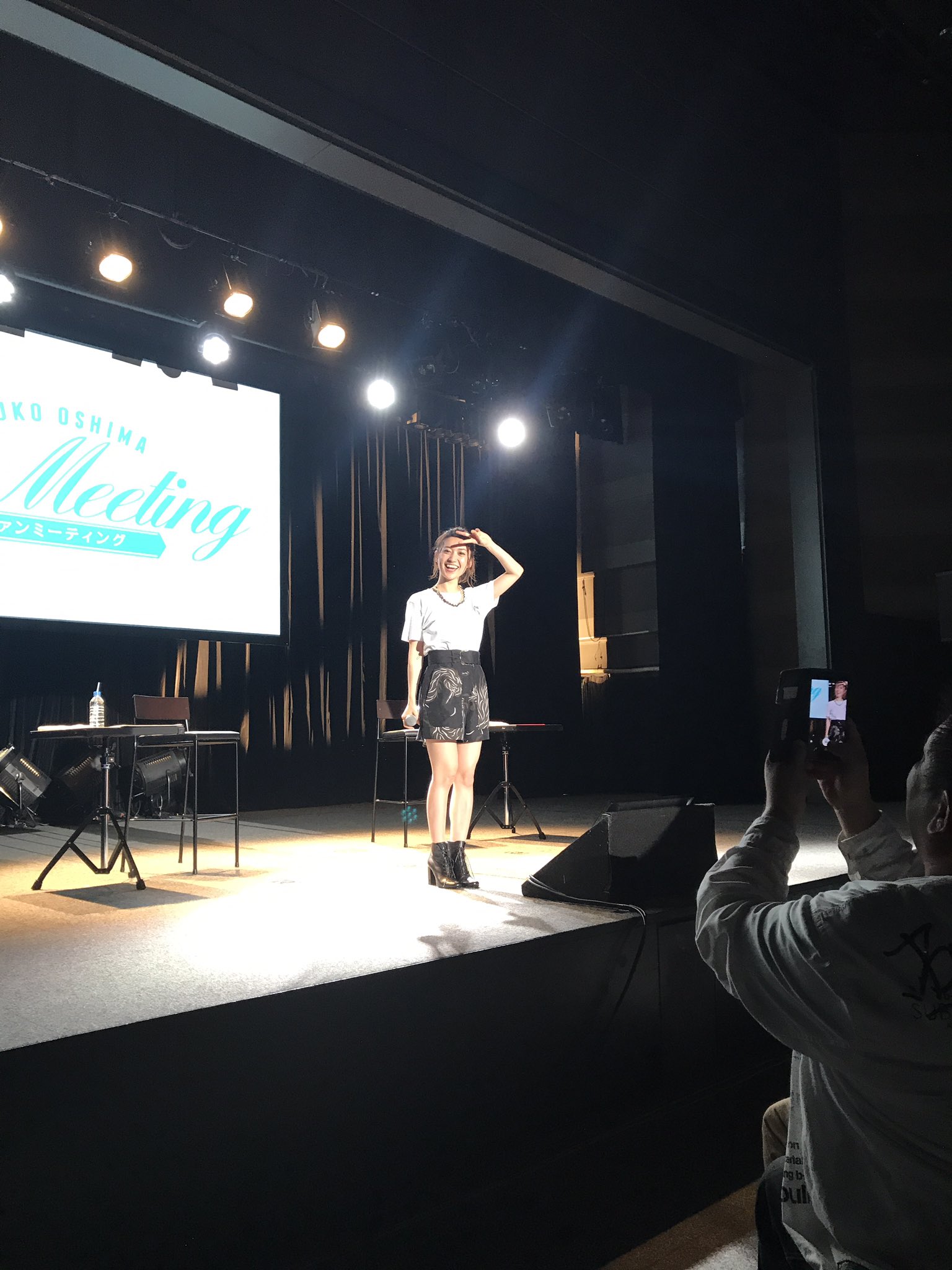 DExOL6dUwAA_VNI.jpg:large