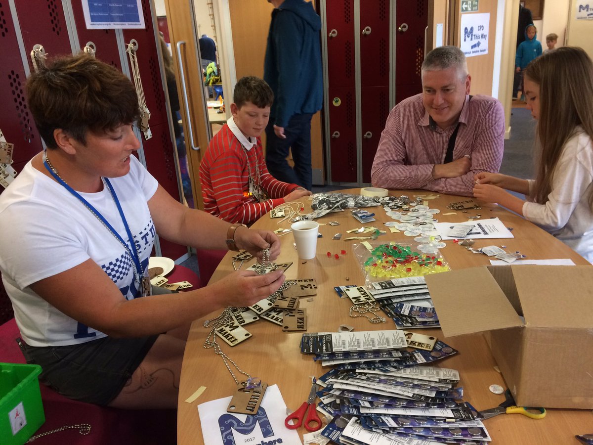 ItsAll_Geek2Me's tweet image. #Makersphere Badge making, #microbit #codebug #scratch