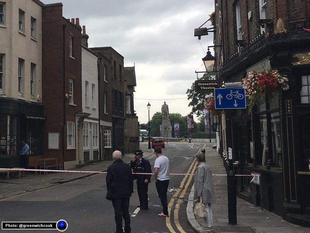 Kent_999s's tweet photo. GREENWICH: A man (31) was stabbed to death, King William Walk 12:15am this morning. Two males on a moped are sought. Shots were also fired. https://t.co/8HwShO1wgA