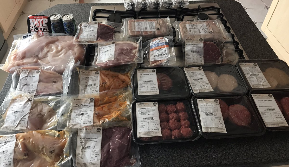 19emmie80's tweet photo. Have been waiting for my first @MuscleFoodUK order all week! #tweetyourmeat #cleaneating #backonthediet #nomnom #whatfirst #musclefood https://t.co/JTi8UJ3Ggq