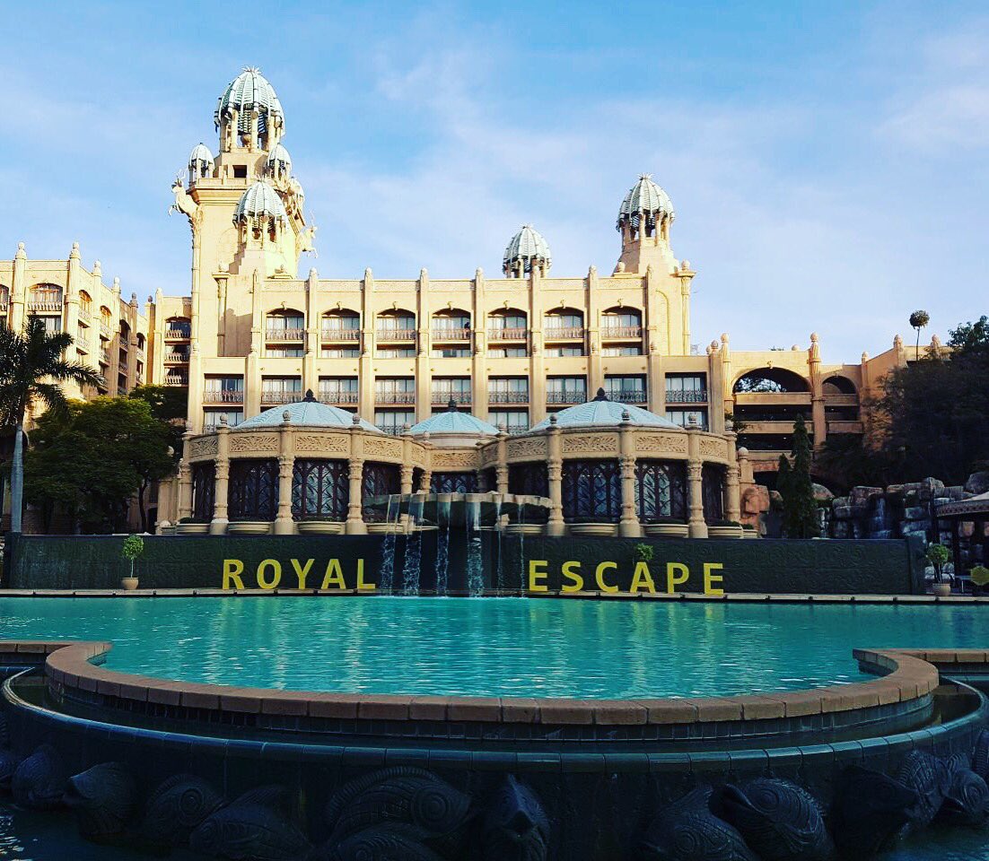 RoyalEscapeZA's tweet photo. Welcome to The Queen's Pool Party at #RoyalEscape2017 #MyRoyalEscape https://t.co/xejlkyXfTJ