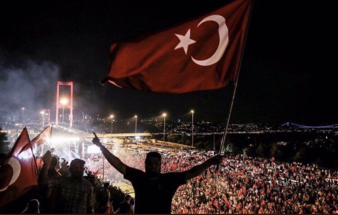 O bir bayrak değil

O bir tarih

O bir destan

O sayısız verilmiş savaş

O toprağı sulamiş kan

O sen

O ben

O biz

#GüçlüOlTÜRKİYE