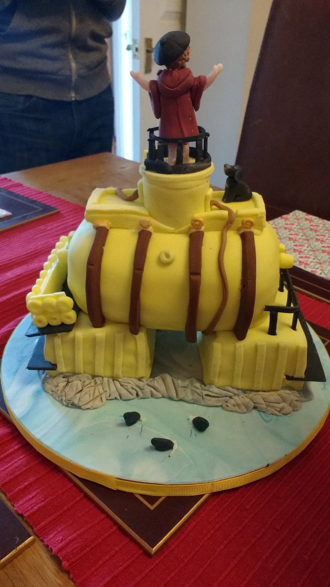 SquireRachael's tweet photo. Lisa Dawkins makes THE most incredible cakes. Such a wonderful surprise! @klausdodds & @AlPinkerton I will save you some! #phdcakes #sealab https://t.co/tUsfujzeQ1