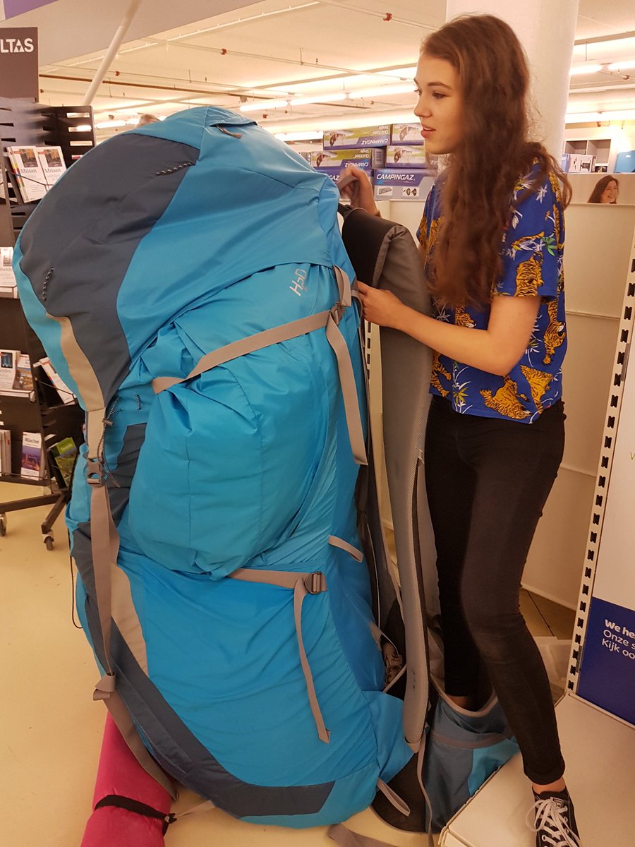 elkehol's tweet photo. When people underestimate how much baggage you come with https://t.co/PooPSSVVRu
