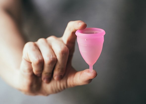 OvaWoman's tweet photo. No, you can’t feel it once it’s in. Yes, you can swim in it. More #menstrualcup low-down on the #OvaWoman blog: https://t.co/MIoDfmIzDD https://t.co/6GMfGFH235