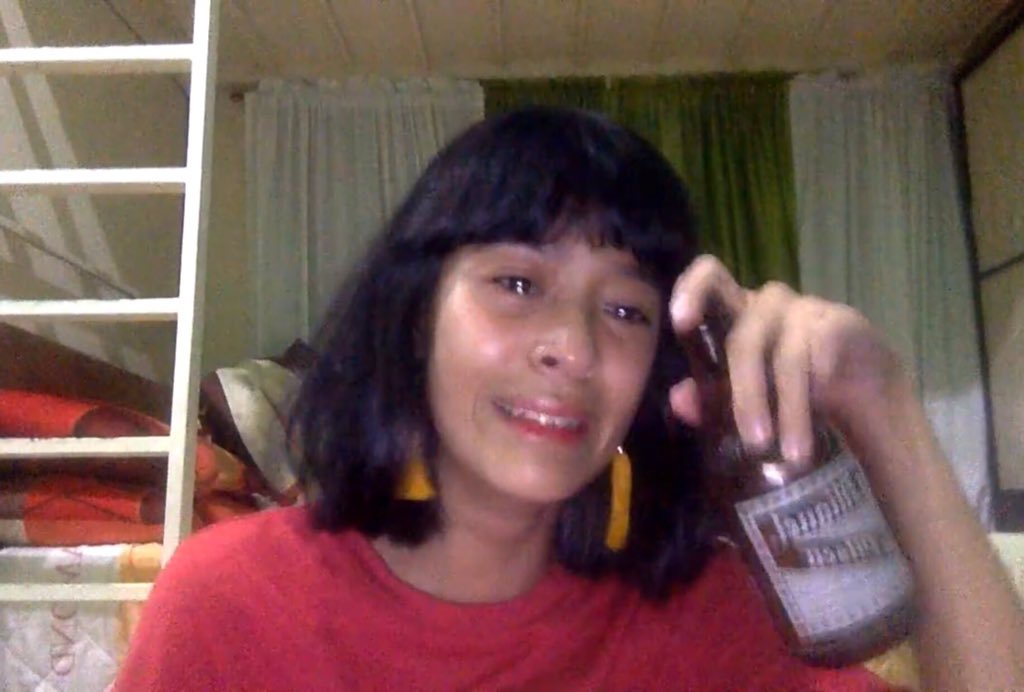 Myrturtle's tweet photo. @jeychelleyeyey tagay na lang! may bago na siya besh. joke HAHAHAHAHA https://t.co/X0PVqyTjSj