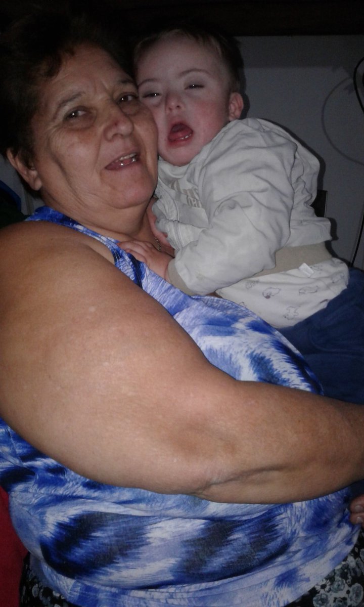 NelidaCepeda1's tweet photo. @NelidaCepeda1 @todonoticias #EsteFinde buen dia para todos con teo seca  selfi con su abuela de entre rio concpcion del uruguay https://t.co/tjiAVYBP2d