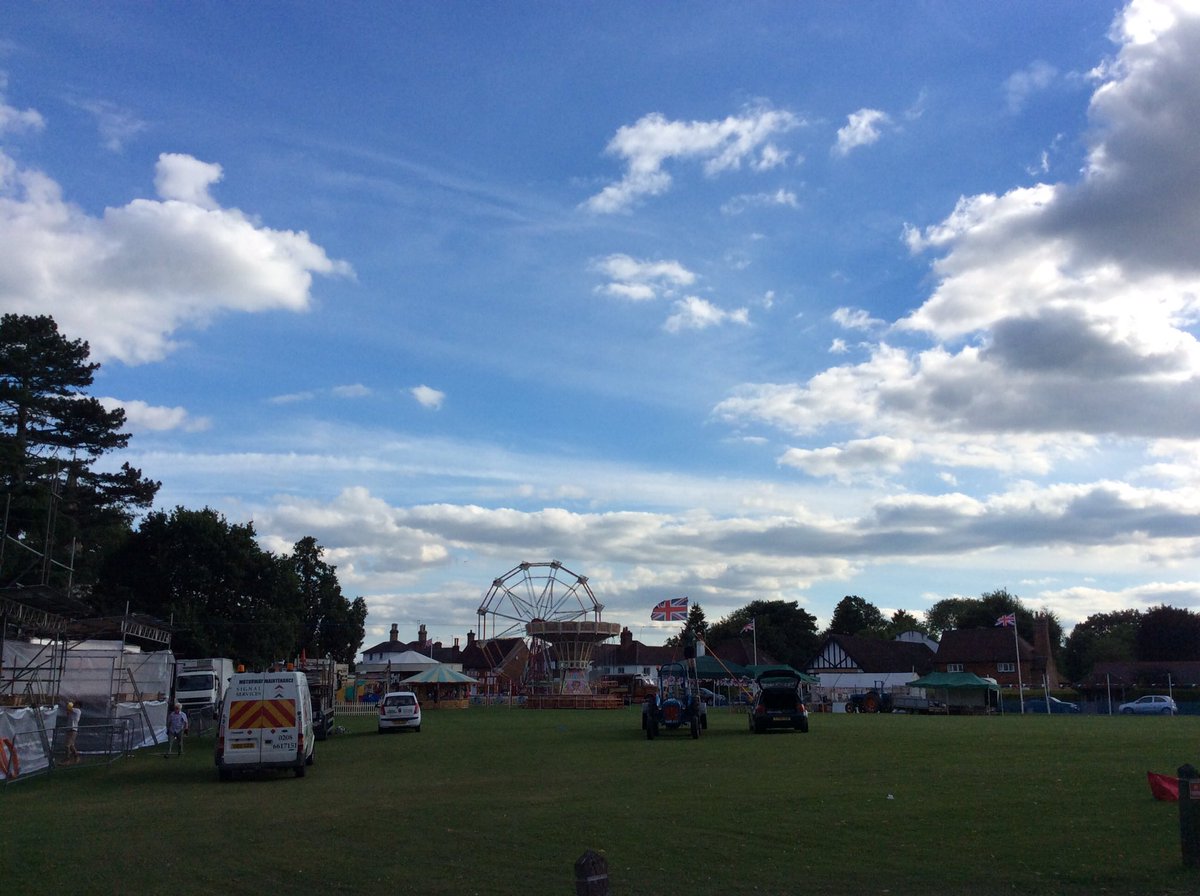 grumpybrockham's tweet photo. Lovely evening on the Green last night. Looking forward to the weekend! https://t.co/RzGTwobrwc #brockhamfair https://t.co/YhtqJZiysA