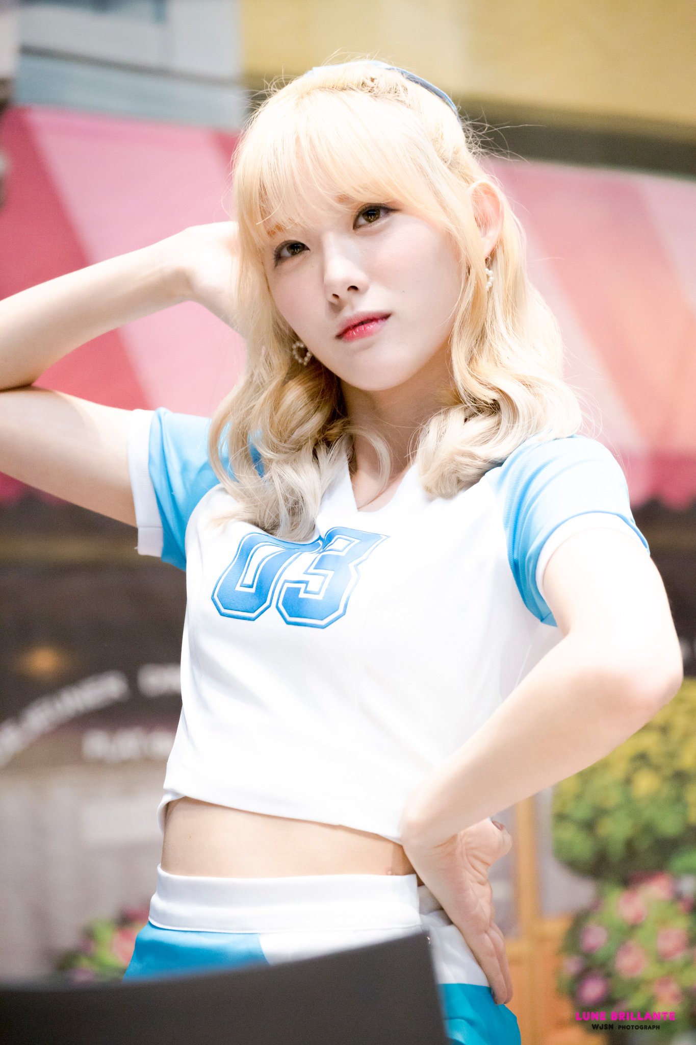 ⏰LUNE BRILLANTE⏰ on Twitter: "170701 우주소녀 첫번째 정규앨범 [HAPPY MOMENT] 팬 사인회