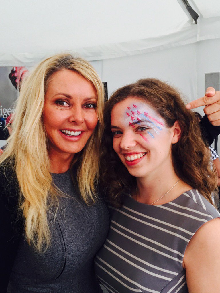 carolvorders's tweet photo. Cool @airtattoo face painting....@RAFRed10 @rafredarrows....woop x https://t.co/FQlgJ5tfJX