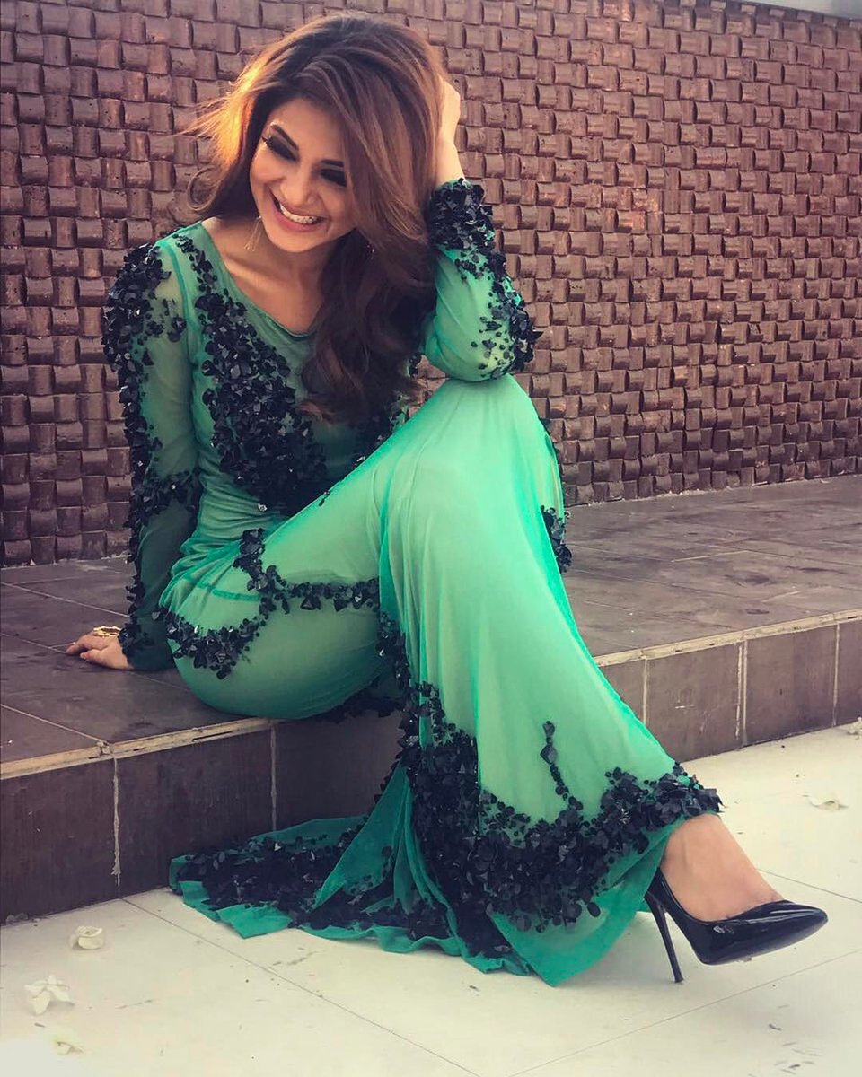 🔔 #GarvAwards2017 announced <a href="/jenwinget/">Jennifer Winget</a> won:
👉MostFitActress
👉BestActress
👉BestFemaleComeback
👉FaceoftheYear
#Beyhadh
garvawards.weebly.com/20171.html