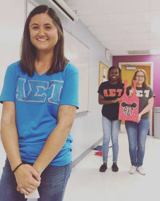 AlphaSigmaTauEE's tweet photo. Littles Kelsi and Courtney presenting their big Taylor with her paddle! https://t.co/AMgJRs83zQ